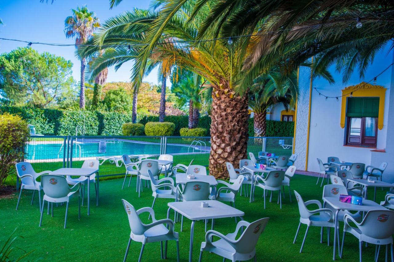 Hotel Balneario El Raposo Puebla de Sancho Pérez Екстериор снимка